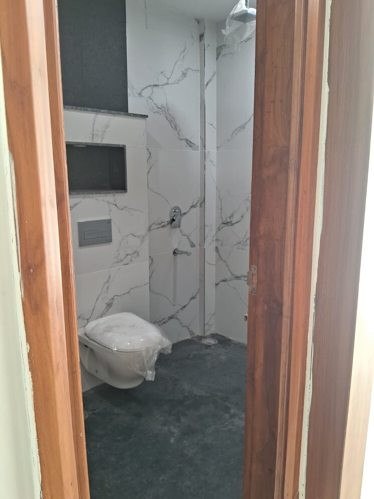 Bathroom, sector 84 4 Bedroom 345 Sq.Yd. Builder Floor In Sector 84 Faridabad 8762652