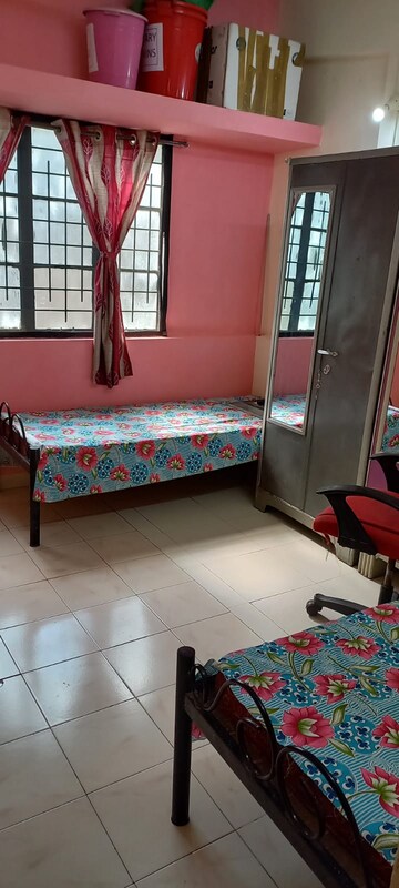  Pg For Rent in Model Colony
