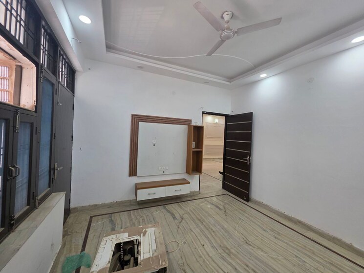 Room, green fields colony 4 Bedroom 1800 Sq.Ft. Builder Floor In Green Fields Colony Faridabad 8762726
