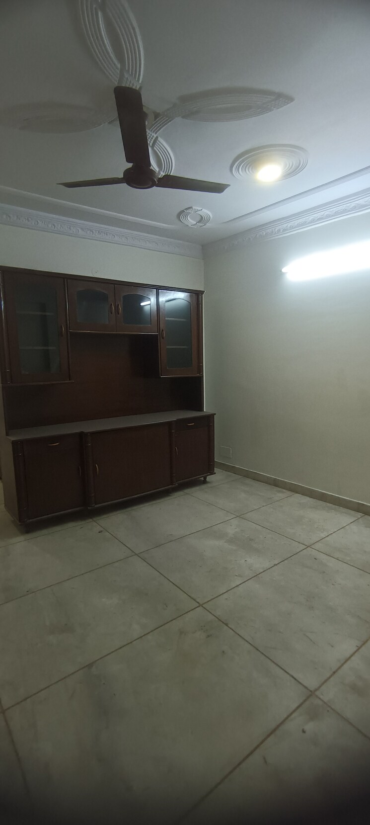 Room, ashok nagar 2.5 Bedroom 900 Sq.Ft. Builder Floor In Ashok Nagar Delhi 8762735