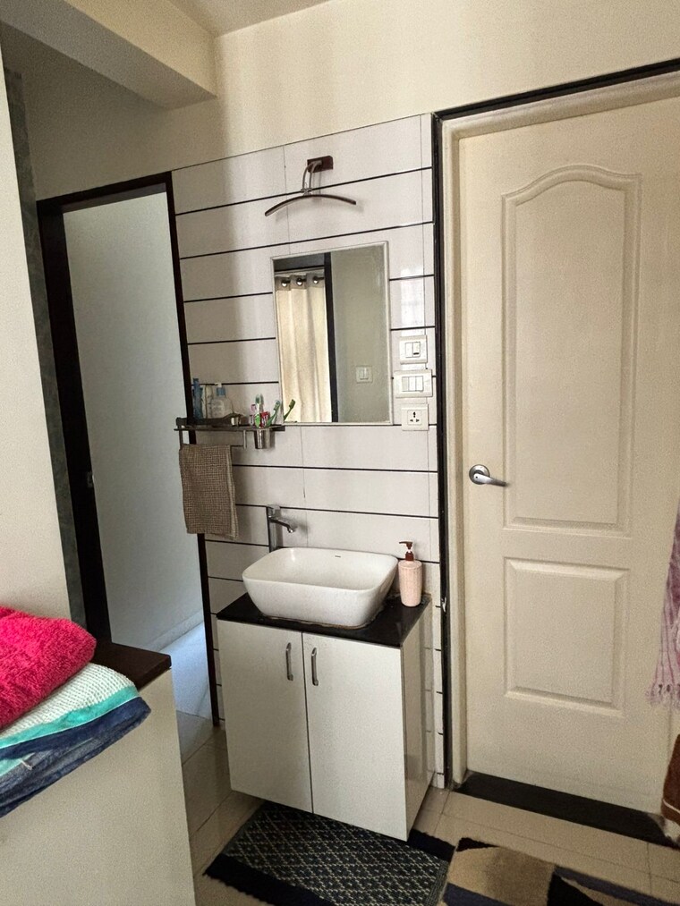 Bathroom, pethkar-samrajya 2.5 Bedroom 1000 Sq.Ft. Apartment In Kothrud Pune 8762752