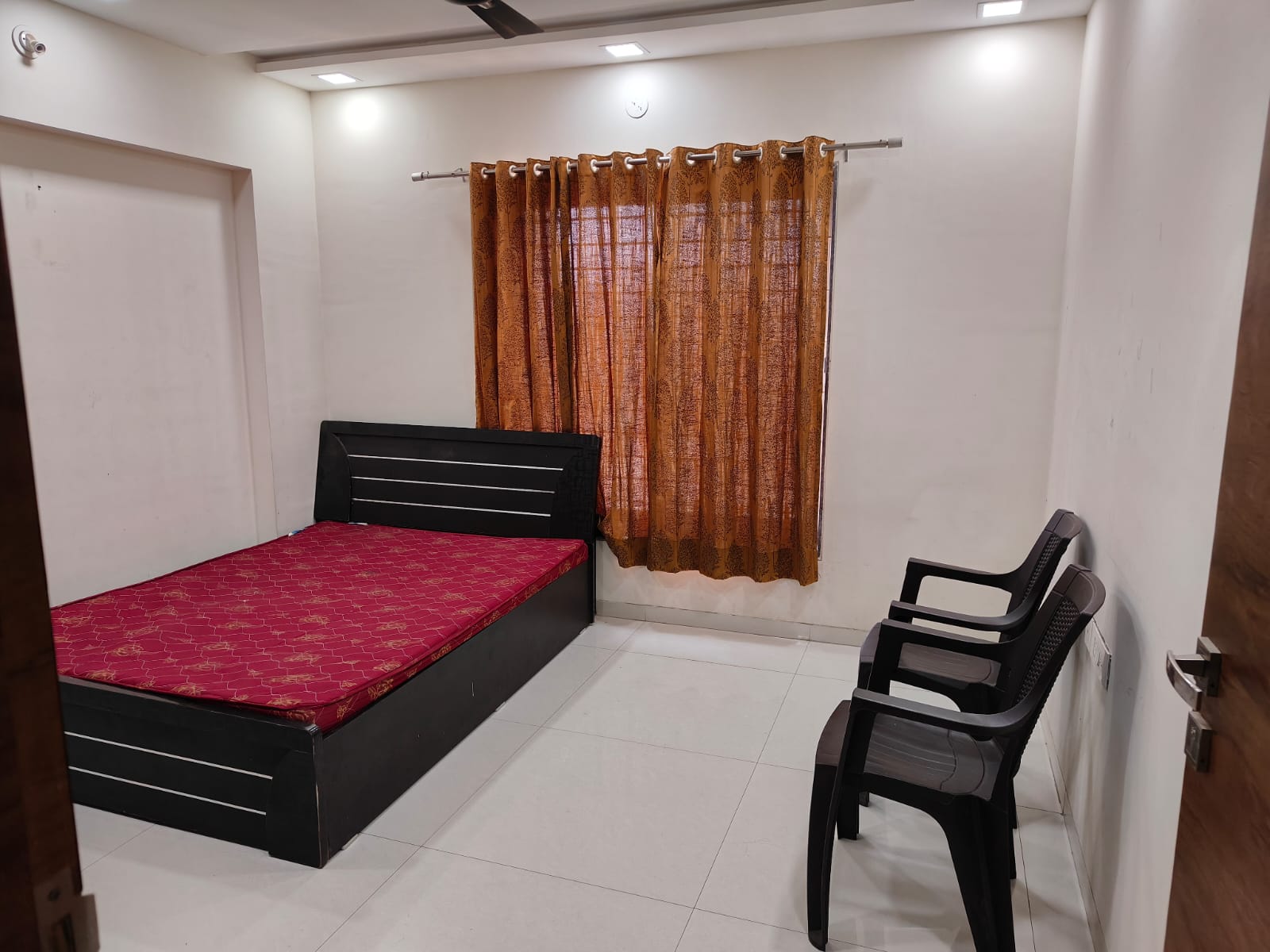 2 BHK + Extra Room Apartment For Rent in Sunshine  Court