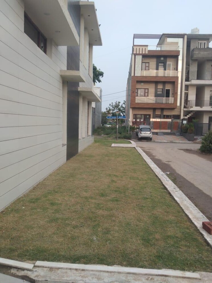 undefined, aerocity 6 Bedroom 2000 Sq.Ft. Independent House In Aerocity Mohali 8762811