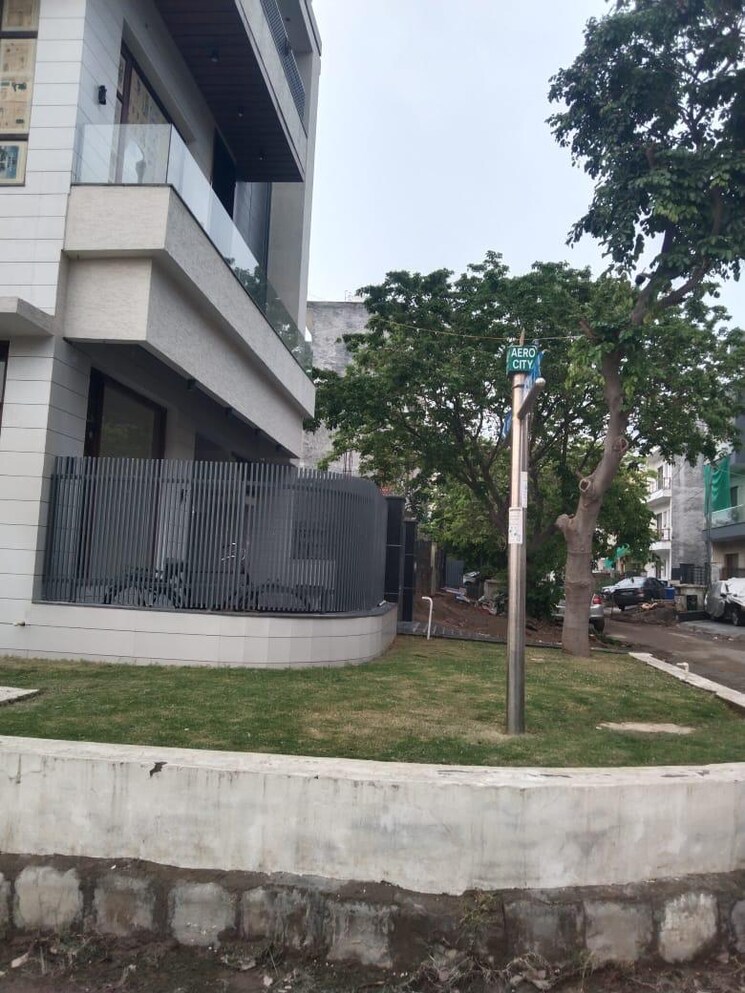 undefined, aerocity 6 Bedroom 2000 Sq.Ft. Independent House In Aerocity Mohali 8762811