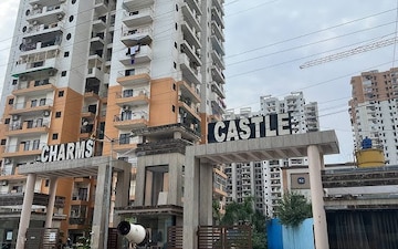 2 BHK Apartment For Rent in Charms Castle, Raj Nagar Extension