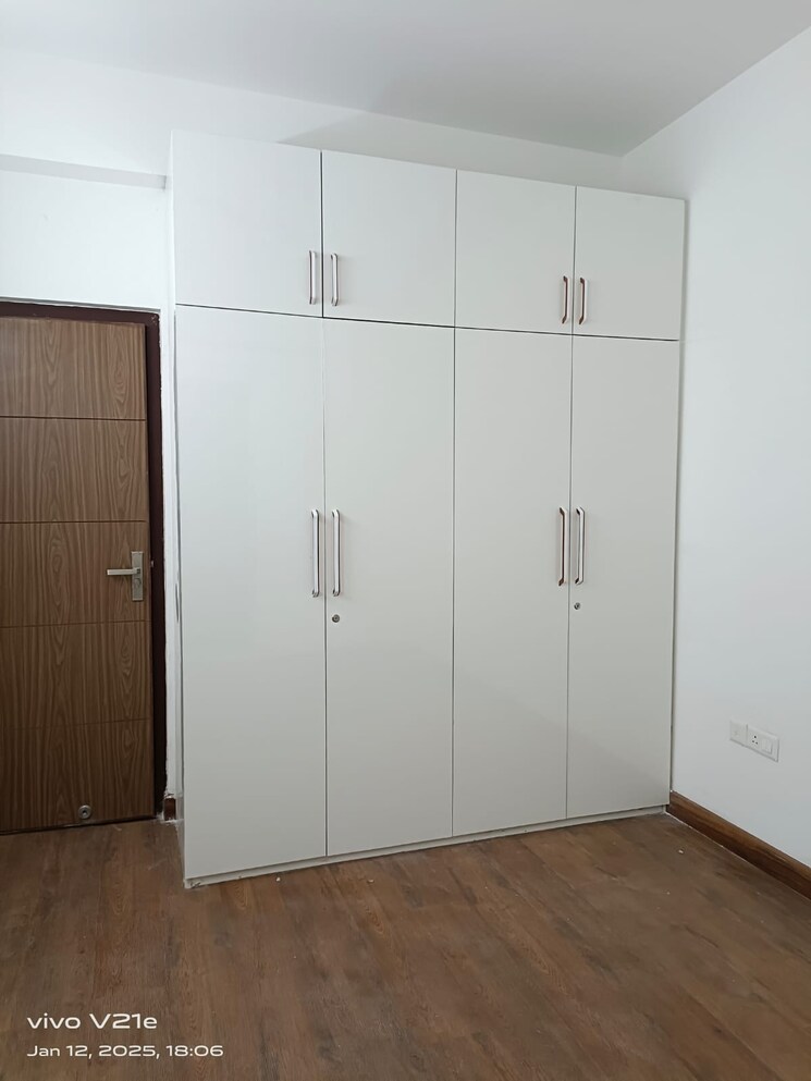 Room, puri-anand-villas-phase-ii 3 Bedroom 1940 Sq.Ft. Apartment In Sector 81 Faridabad 8762856