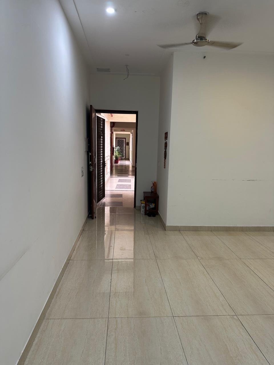 3.5 BHK + Servant Room Apartment For Rent in Gaur Saundaryam