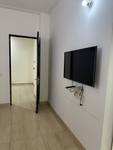 Room in 3.5 BHK Apartment at Gaur Saundaryam, Tech Zone 4 Greater Noida – for Rent