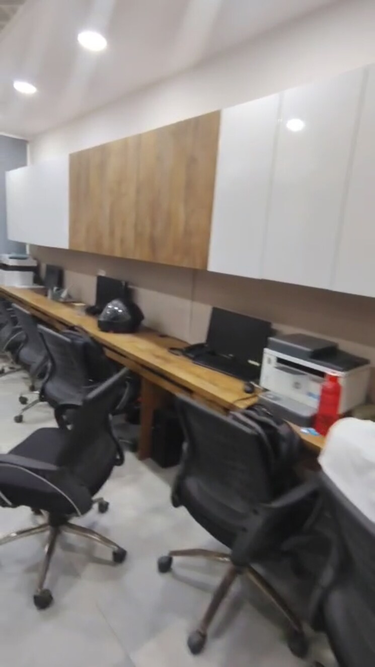 Team Area, bestfield Commercial Office Space 900 Sq.Ft. In Netaji Subhash Place Delhi 8762963