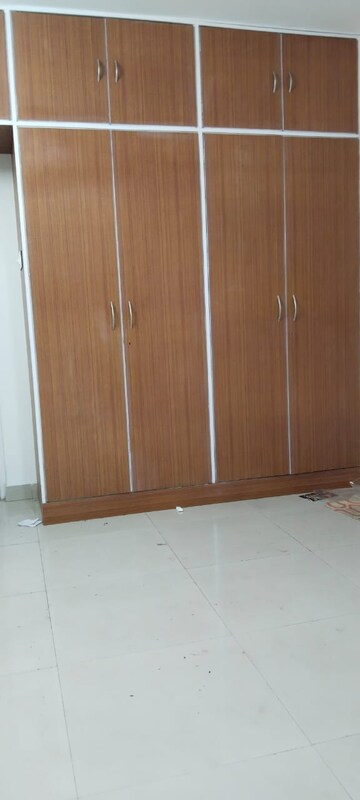 Room in 2 BHK Apartment at GHP Crystal Court, Powai – for Rent
