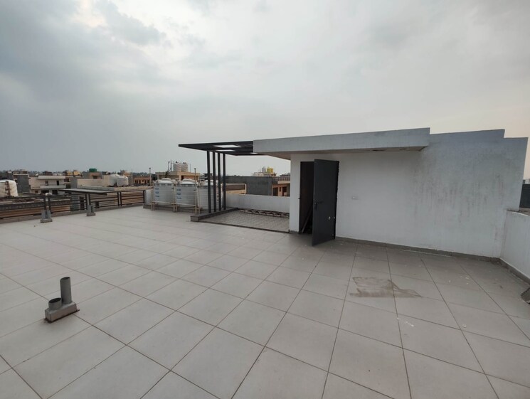 Terrace, aerocity 6+ Bedroom 5025 Sq.Ft. Independent House In Aerocity Mohali 8763026