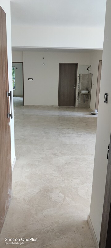 Room in 4 BHK Apartment at Angal Nilay, Model Colony – for Rent