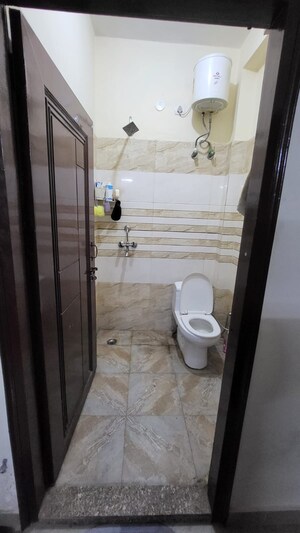 Bathroom in 1 RK Builder Floor at Sector 46 – for Rent