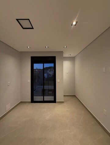 Room in 2.5 BHK Builder Floor at Sector 34 – for Rent