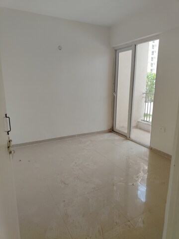 Room in 2 BHK Apartment at Signature The Millennia 2, Sector 37d – for Rent