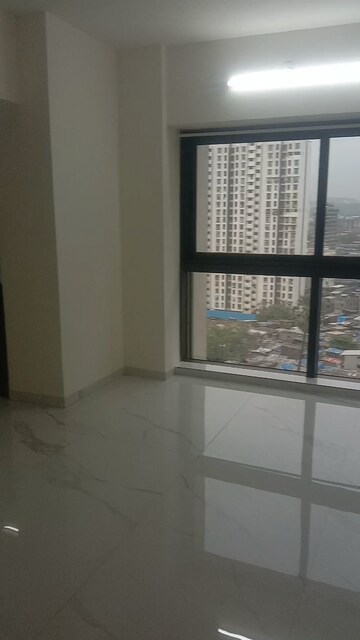 Room in 2 BHK Apartment at Level The Residences, Andheri West – for Rent