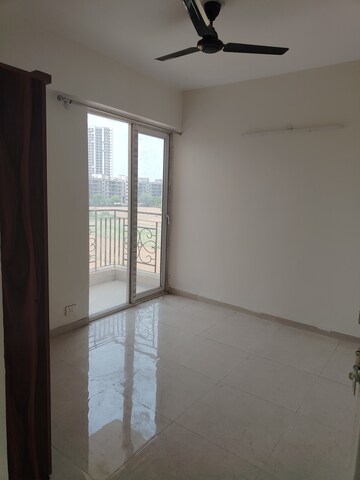Room in 2 BHK Apartment at Signature The Millennia 2, Sector 37d – for Rent