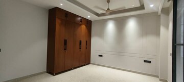 Room in 4 BHK Apartment at Green Wood City, Sector 45 – for Sale