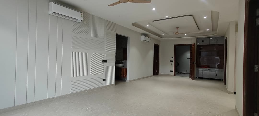 4 BHK + Servant Room,Study Room 502 Sq.Yd. Apartment in Green Wood City