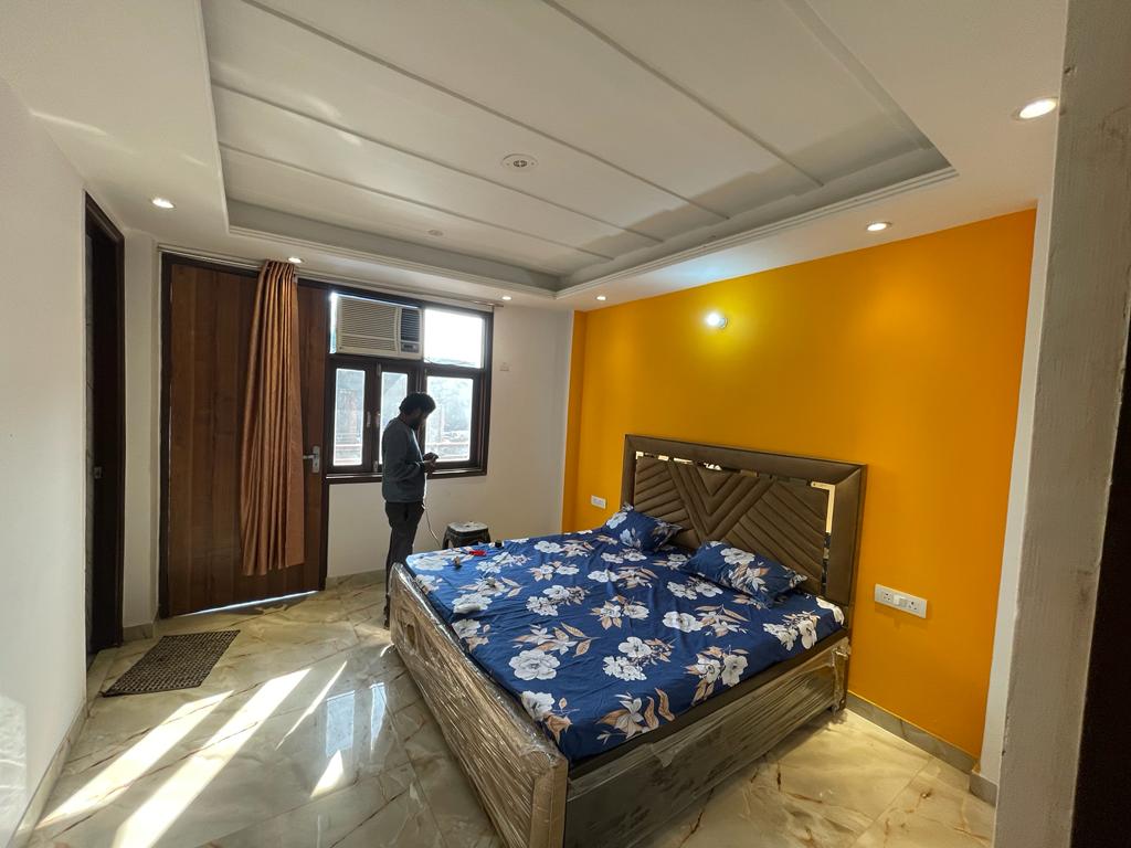 1 RkBuilder Floor For Rent in Saket