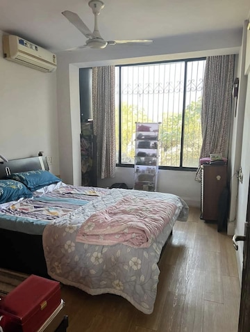 Bedroom in 1 BHK Apartment at Andheri West – for Rent