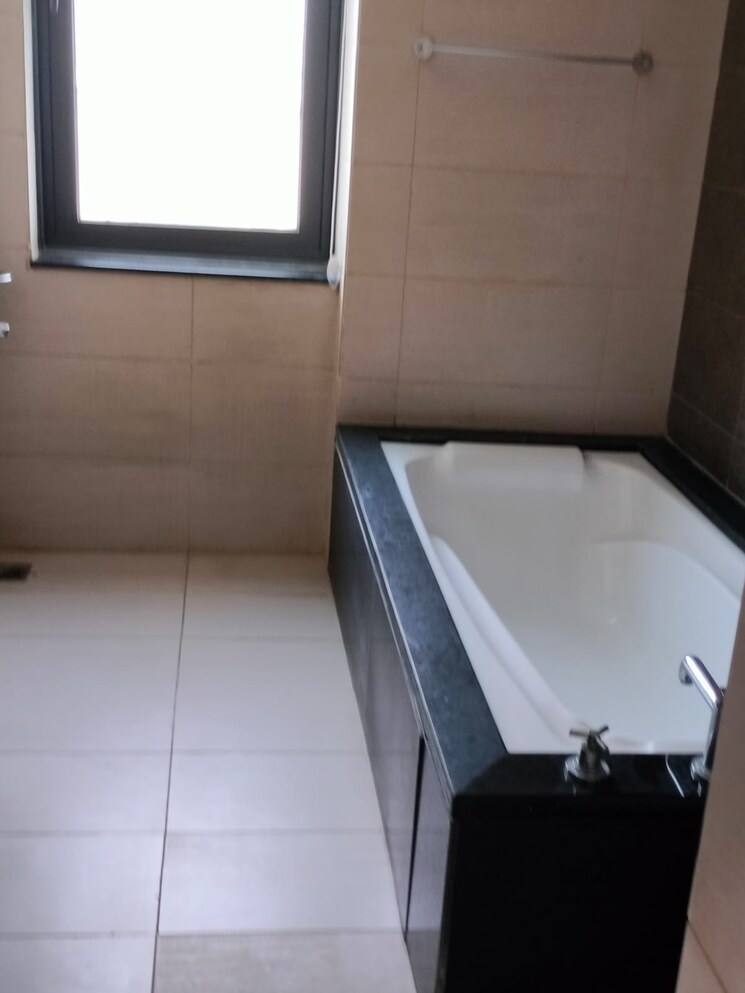 Bathroom, ireo-the-grand-arch 2 Bedroom 1375 Sq.Ft. Apartment In Sector 58 Gurgaon 8763103