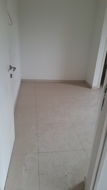 Room in 3 BHK Apartment at Raheja Garden Estate Kokanipada, Kokanipada – for Rent