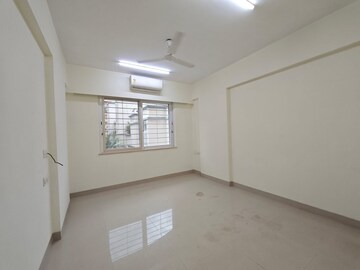 Room in 3 BHK Apartment at Tridhaatu Lakshmi Vani, Chembur – for Rent