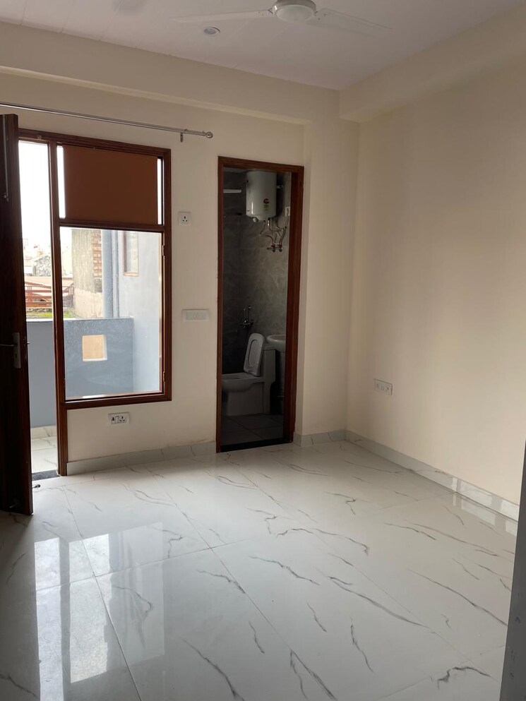 Room, sector 46 2 Bedroom 1600 Sq.Ft. Builder Floor In Sector 46 Gurgaon 8763174