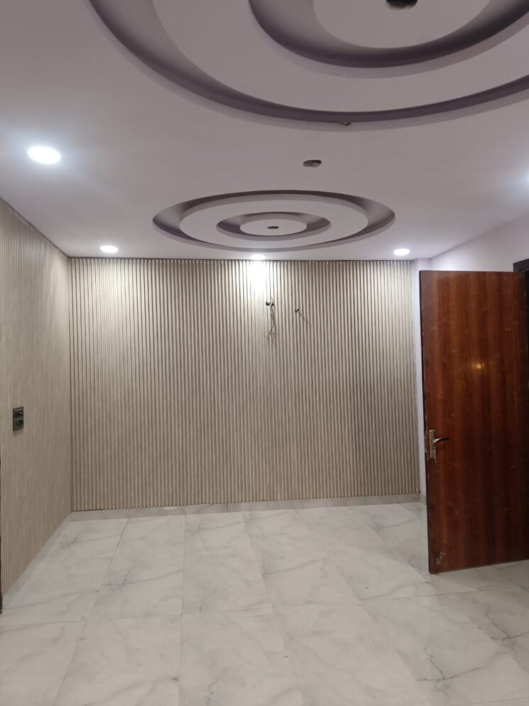 Room, baba colony 3 Bedroom 900 Sq.Ft. Builder Floor In Baba Colony Delhi 8763236