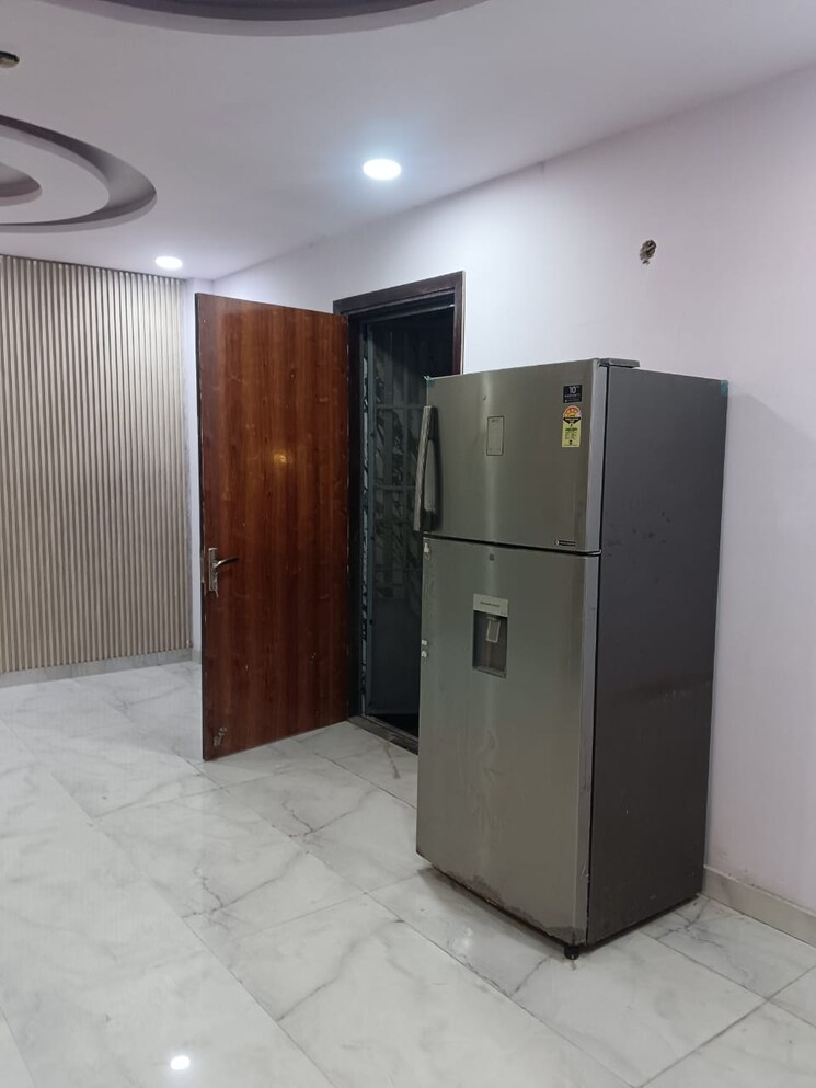 Room, baba colony 3 Bedroom 900 Sq.Ft. Builder Floor In Baba Colony Delhi 8763236