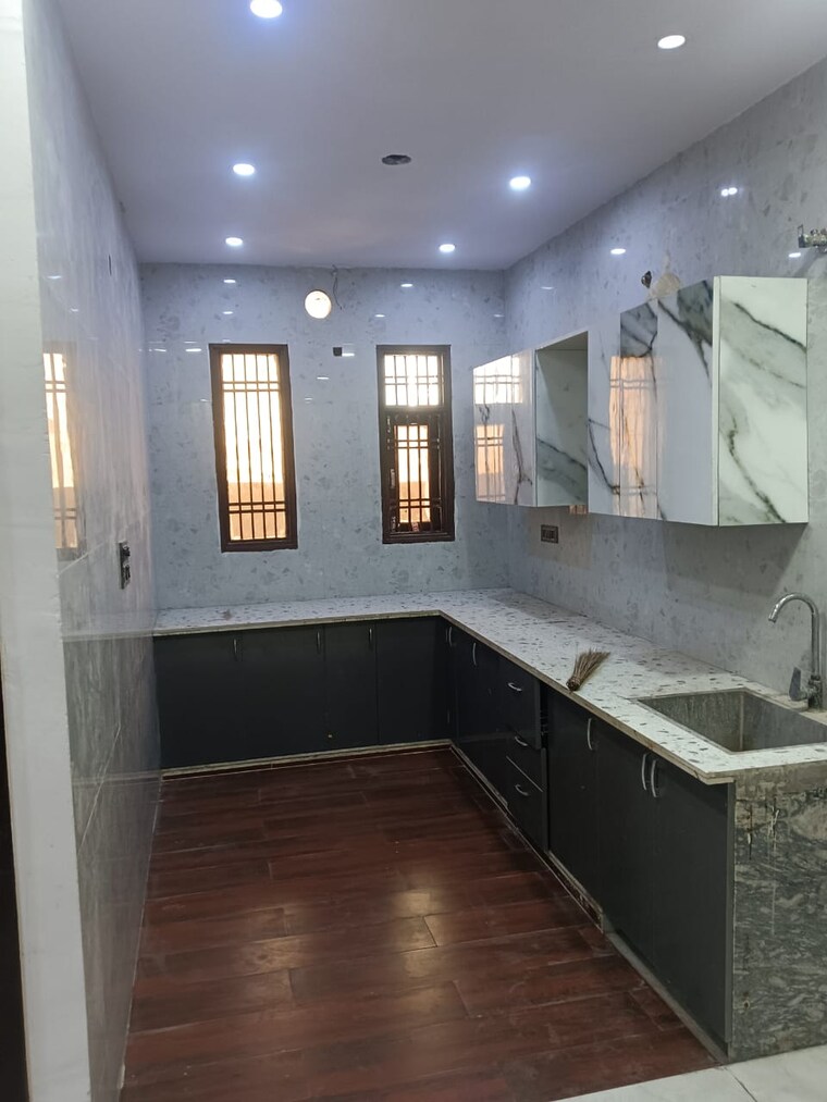 Kitchen, baba colony 3 Bedroom 900 Sq.Ft. Builder Floor In Baba Colony Delhi 8763236
