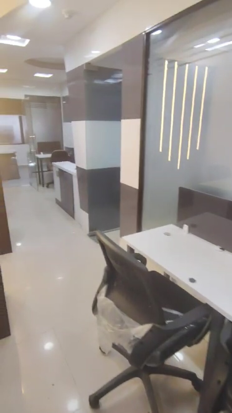 Team Area, bestfield Commercial Office Space 650 Sq.Ft. In Netaji Subhash Place Delhi 8763220