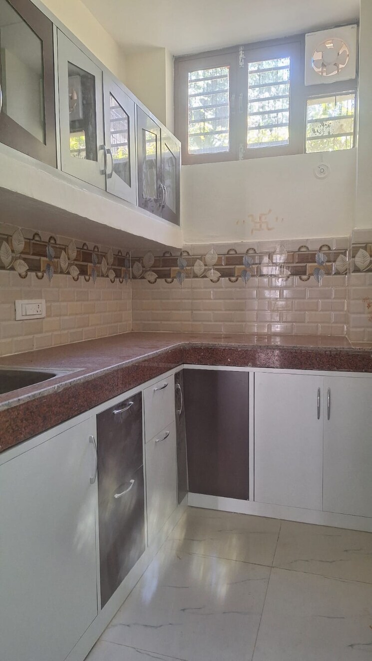 Kitchen, sector 57 3 Bedroom 1800 Sq.Ft. Builder Floor In Sector 57 Gurgaon 8763280