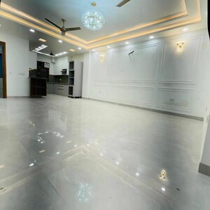 Room in 3 BHK Builder Floor at Vipul World Floors, Sector 48 – for Sale