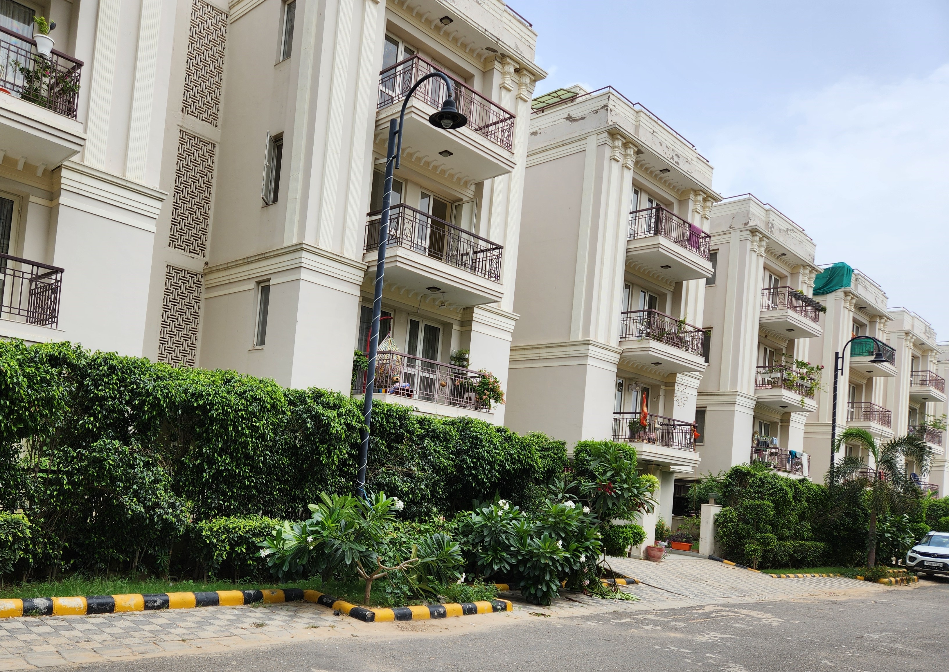 4 BHK + Servant Room Apartment For Sale in Anant Raj The Estate Floors