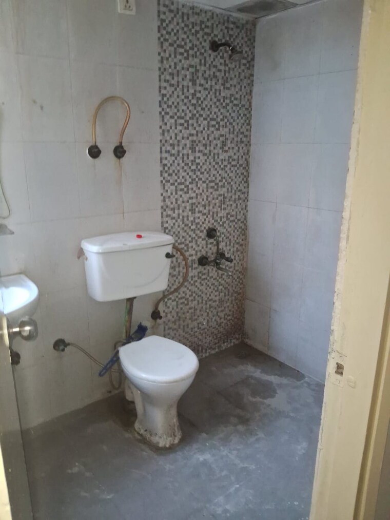 Bathroom, signature-global-solera-2 1 Bedroom 367 Sq.Ft. Apartment In Sector 107 Gurgaon 8763326