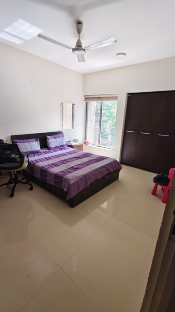 Bedroom in 3 BHK Apartment at Kalpataru Hills, Manpada – for Rent
