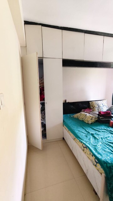 Bedroom in 3 BHK Apartment at Kalpataru Hills, Manpada – for Rent
