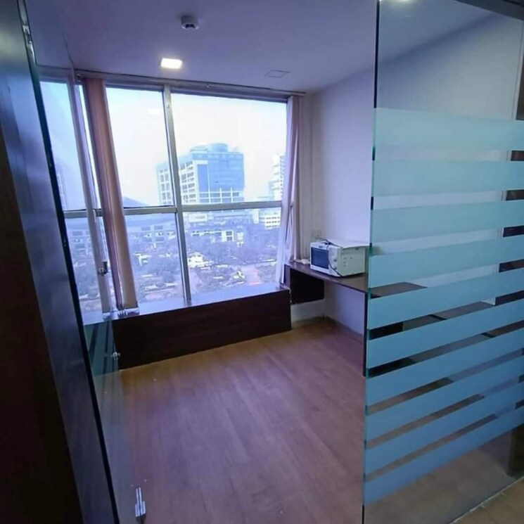Room, malad west Commercial Office Space 1200 Sq.Ft. In Malad West Mumbai 8763333