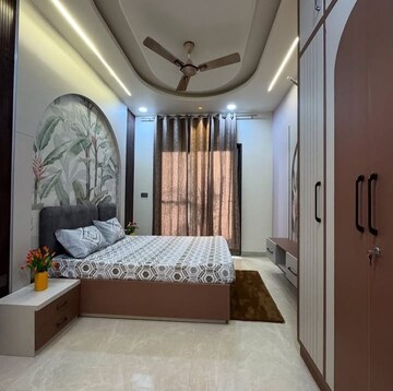Bedroom in 3 BHK Builder Floor at Sector 33 – for Rent