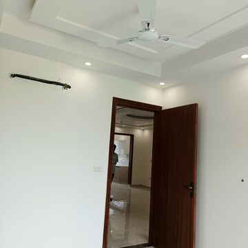  3 BHK Builder Floor at BPTP District, Sector 81 – for Sale