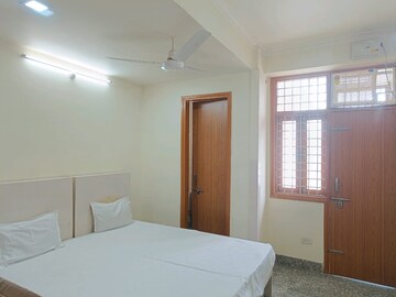 Room in 3 BHK Builder Floor at Kishangarh – for Rent