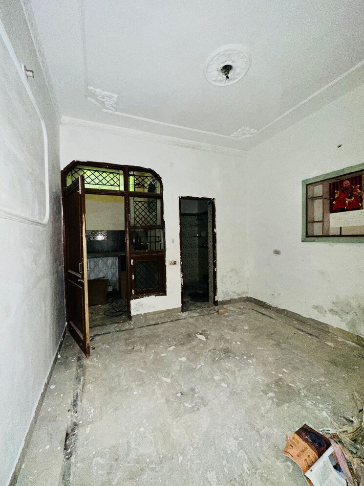  Parking, patiala road 4 Bedroom 1800 Sq.Ft. Independent House In Patiala Road Zirakpur 8763374