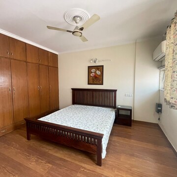 Bedroom in 4 BHK Apartment at DLF The Princeton Estate, Golf Course Road – for Rent