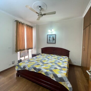 Bedroom in 4 BHK Apartment at DLF The Princeton Estate, Golf Course Road – for Rent