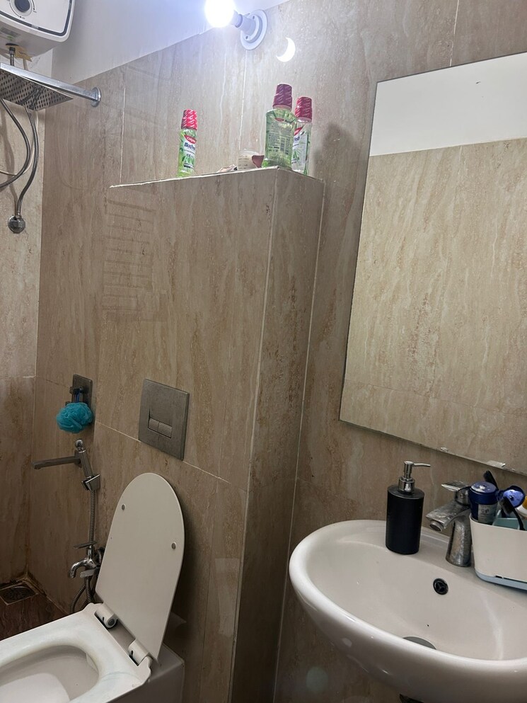 Bathroom, swastik-park 2 Bedroom 750 Sq.Ft. Apartment In Chembur Mumbai 8763373