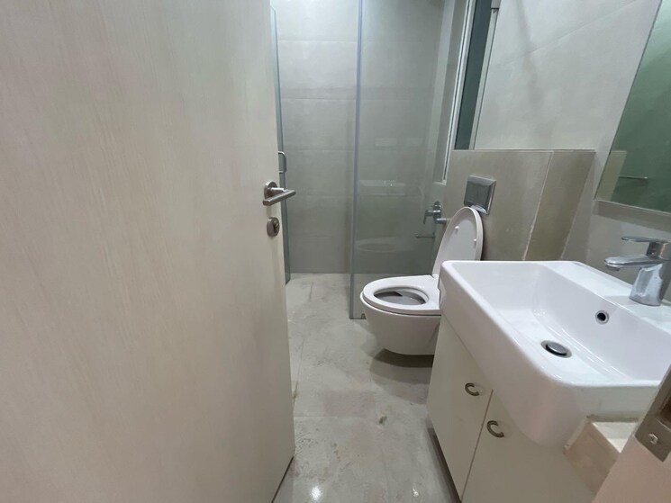 Bathroom, indiabulls-sky-forest 4 Bedroom 2201 Sq.Ft. Apartment In Lower Parel Mumbai 8763363