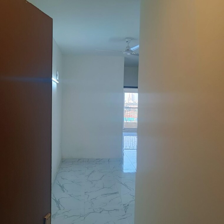 Room, signature-global-solera-2 1 Bedroom 367 Sq.Ft. Apartment In Sector 107 Gurgaon 8763378