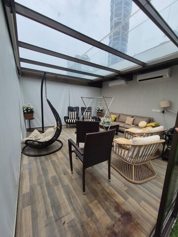 Living Room in 5 BHK Villa at Malabar Hill – for Sale
